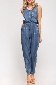 SLEEVELESS WASHED CHAMBRAY JUMPSUIT WITH POCKETS