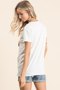IVORY SHORT SLEEVE TOP WITH SEQUINS LIP PATCH