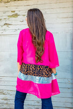 Load image into Gallery viewer, NEON PINK COLOR BLOCKED LEOPARD AND SILVER SEQUIN KIMONO