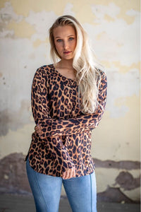 VINTAGE LEOPARD SHREDDED BACK TOP