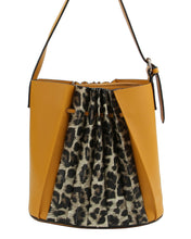 Load image into Gallery viewer, Leopard Pleated Handbag