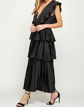Load image into Gallery viewer, Sleeveless Pleated Layer Maxi Dress