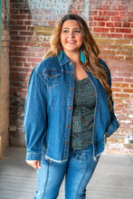 Load image into Gallery viewer, DENIM JACKET WITH BACK FRINGE