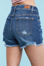 Load image into Gallery viewer, FRINGE CUT OFF DESTROY HEM SHORTS