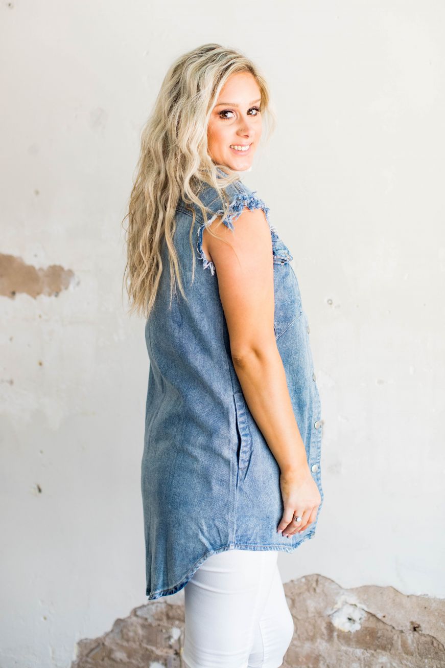 MID WASH DENIM BUTTON DOWN TUNIC