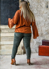 Load image into Gallery viewer, MID RISE SKINNY CORDUROY PANTS