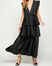 Load image into Gallery viewer, Sleeveless Pleated Layer Maxi Dress