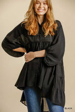 Load image into Gallery viewer, COLLAR BUTTON DOWN BACK TIERED TUNIC