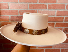 Load image into Gallery viewer, Cream Curl Brim Hat