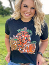Load image into Gallery viewer, Leopard Pumpkins Tee