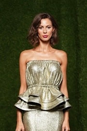 METALLIC RUFFLE HEM TOP