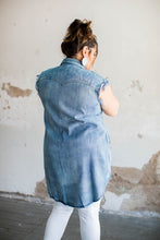 Load image into Gallery viewer, MID WASH DENIM BUTTON DOWN TUNIC